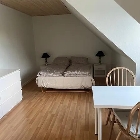 Dobbelt Vaerelse Ved Golfbane Naer Landhaus